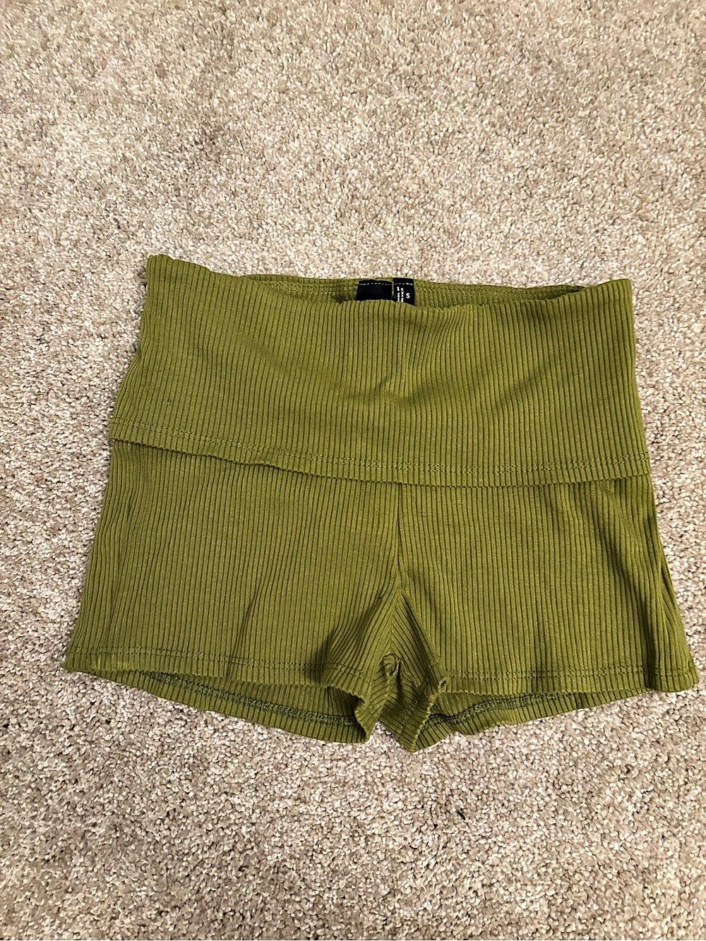 Windsor Chartreuse Shorts Ribbed Foldover Shorts in Size Small NWT